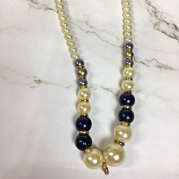 Vintage 23" Beaded Necklace Blue Faux Pearls Graduated Chunky Gold Tone Spacers - Picture 3 of 6